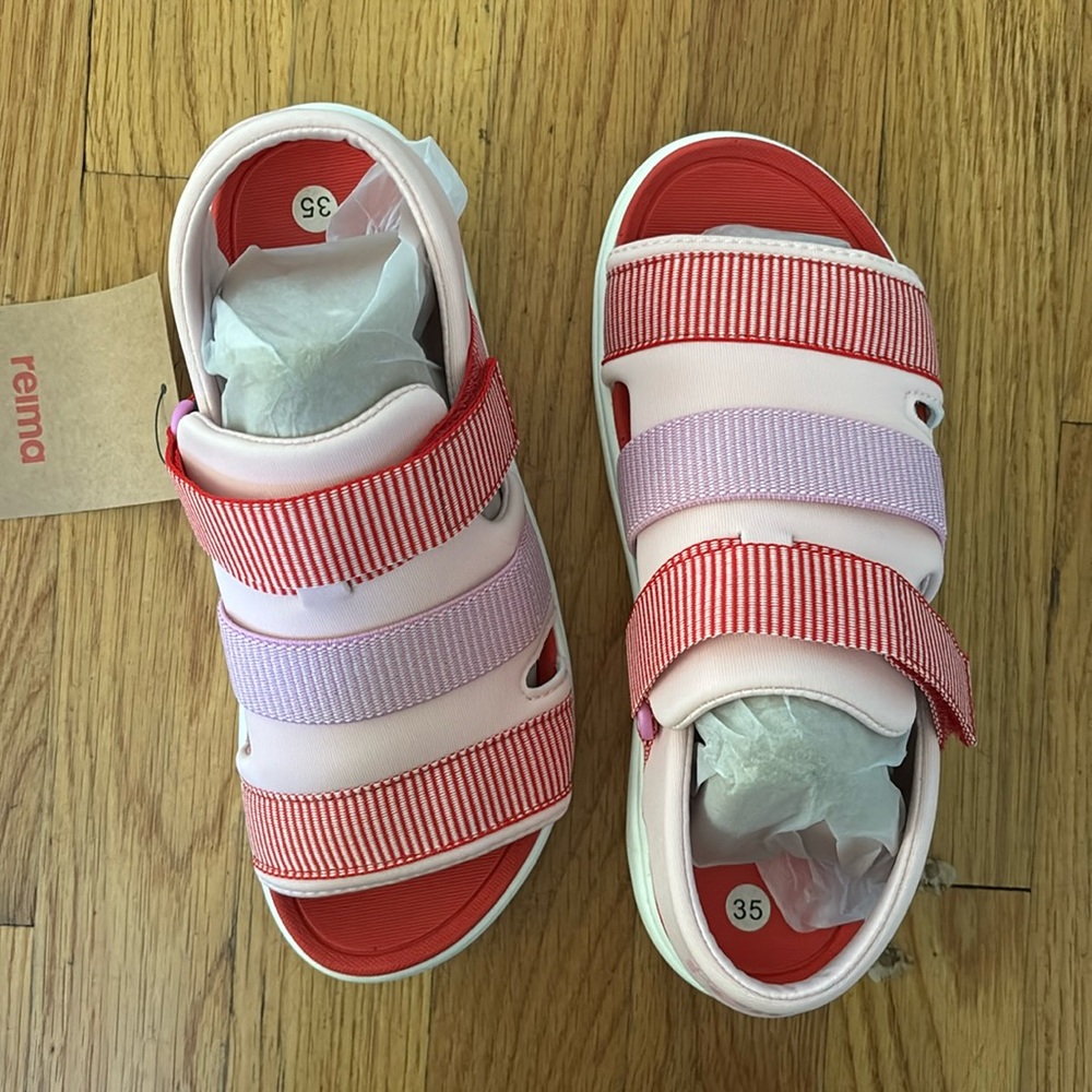 NWT Reima Kesakko Sandals, kids size 3/3.5